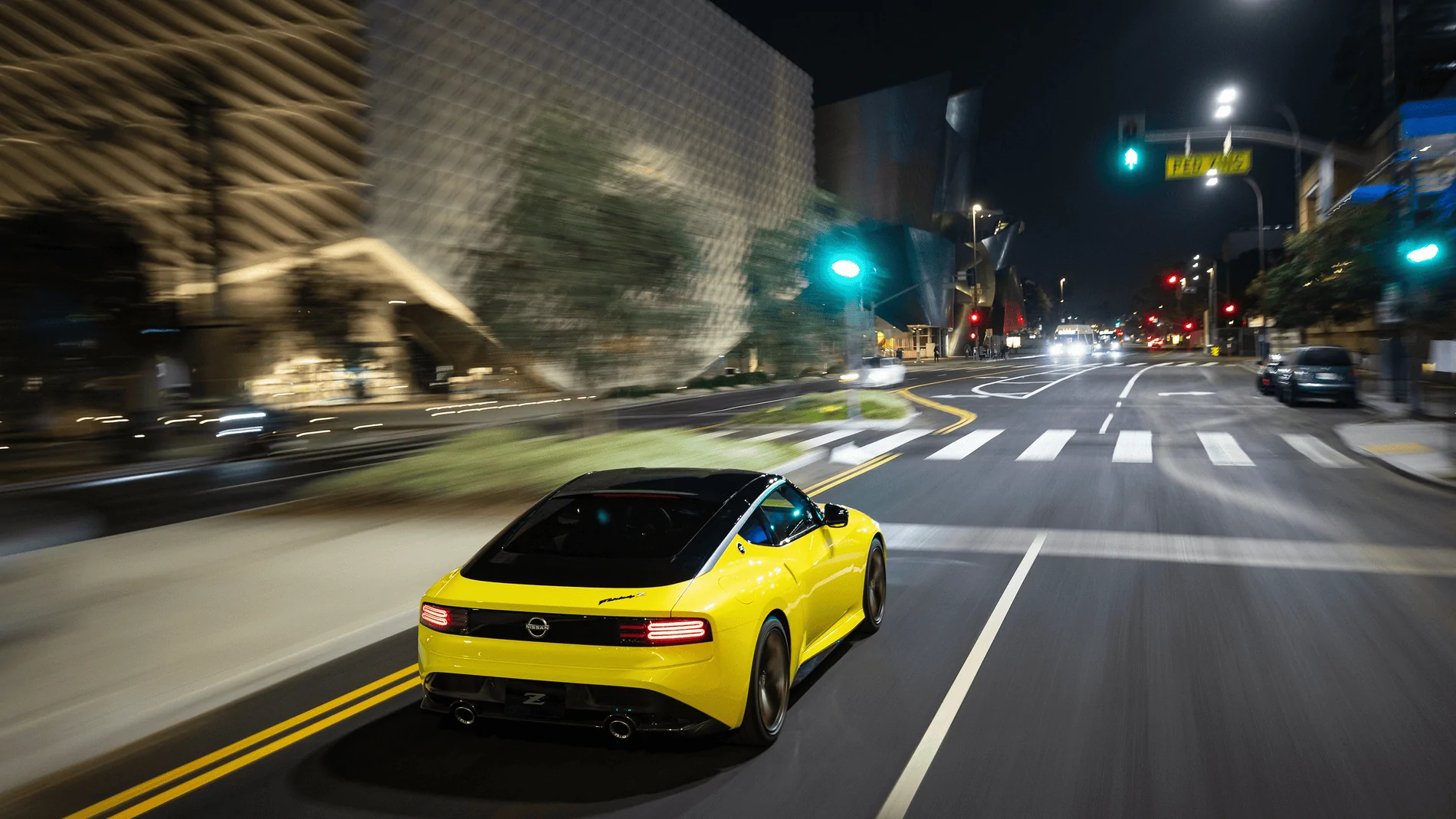 z_street_night3_2560x1440.webp