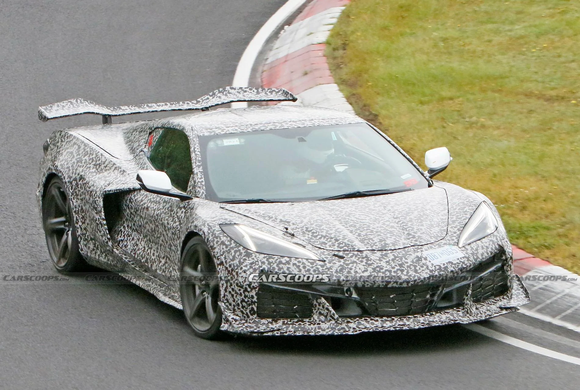 2023-Chevrolet-Corvette-Z06-Scoop-3.webp