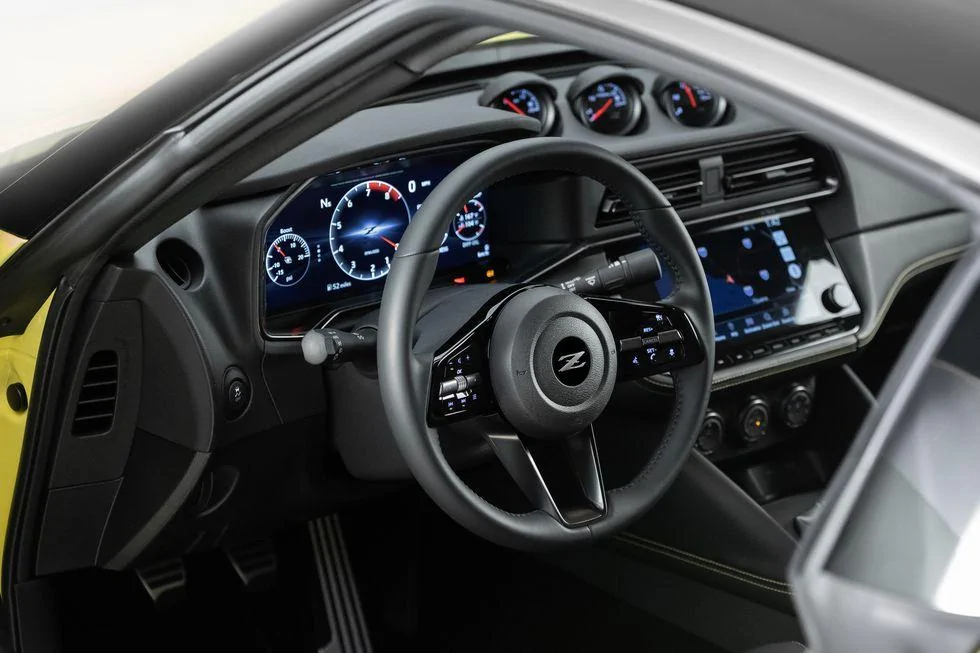 nissan-z-r-t-17-1629209941.jpg