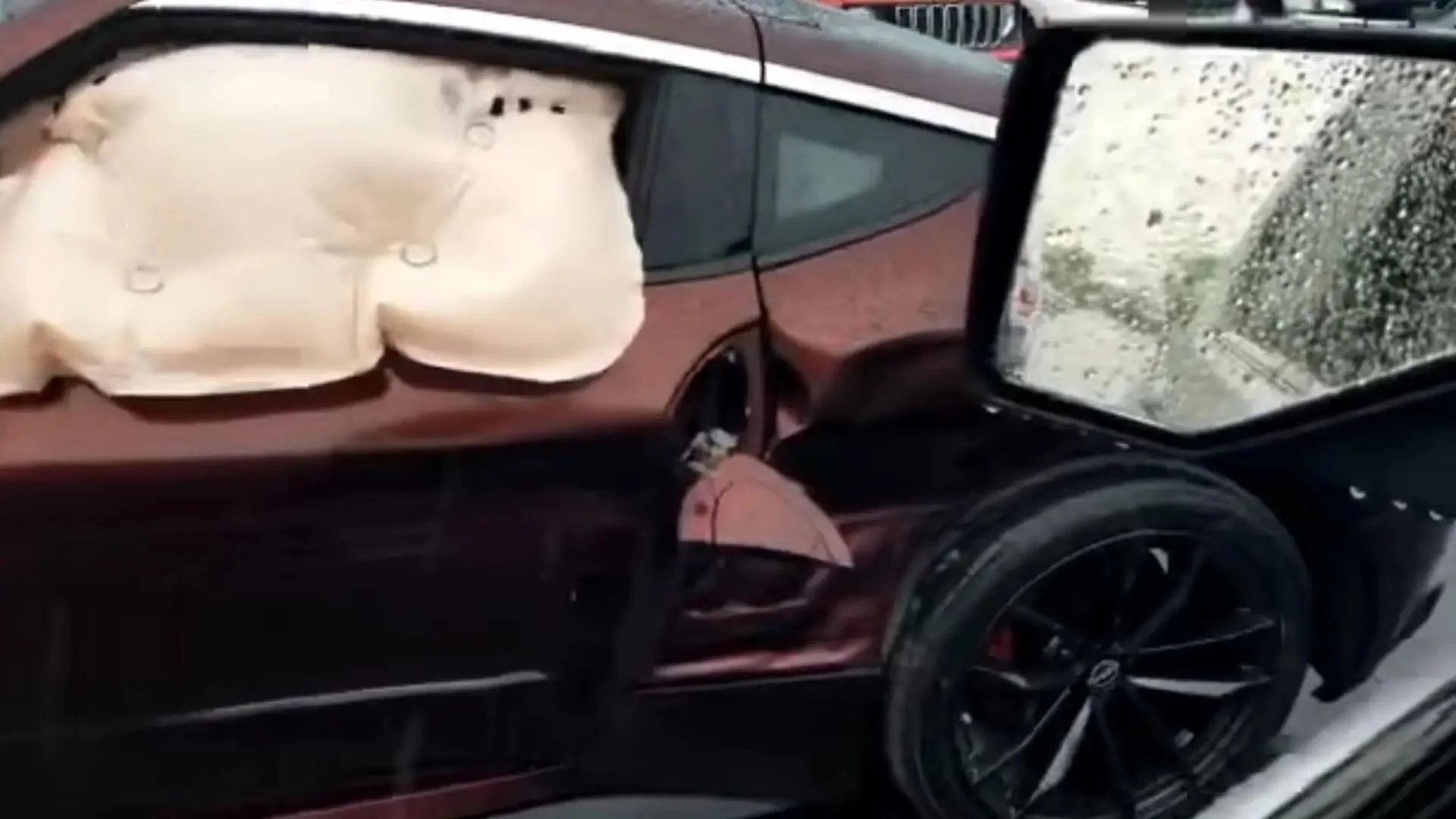 this-is-the-first-crashed-2022-nissan-z-inline-B.jpeg