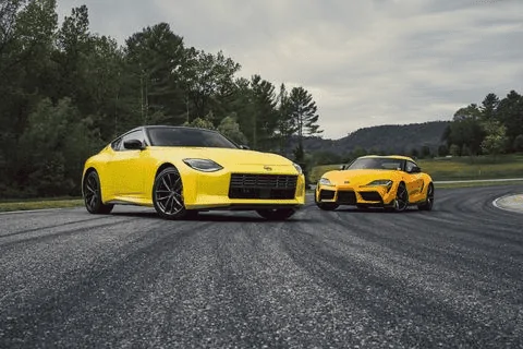 サラン 写真のPとVとZ Road & Track Review: 2023 Z Performance vs. 2022 Toyota Supra 3.0