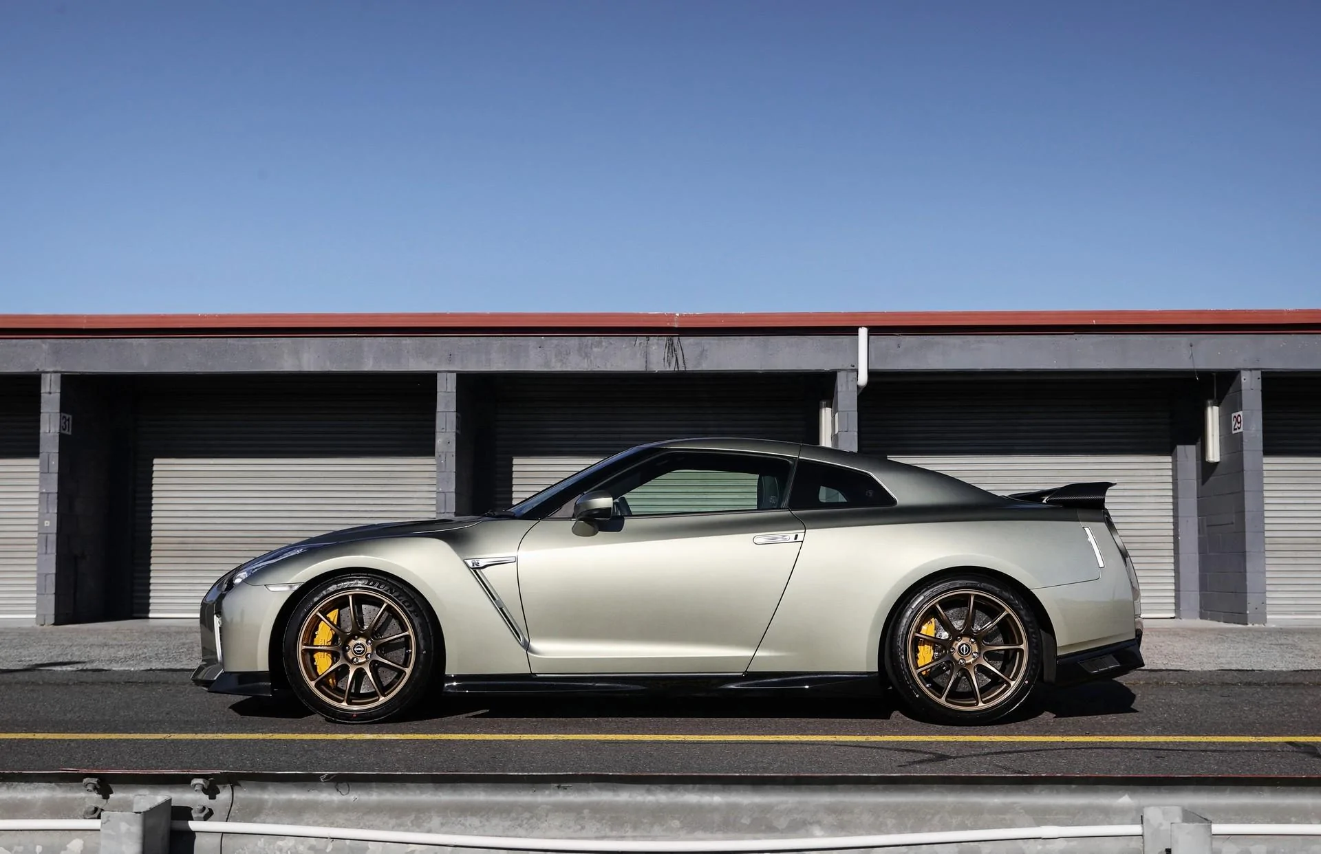 Nissan-GT-R-T-Spec-Auction-4.webp