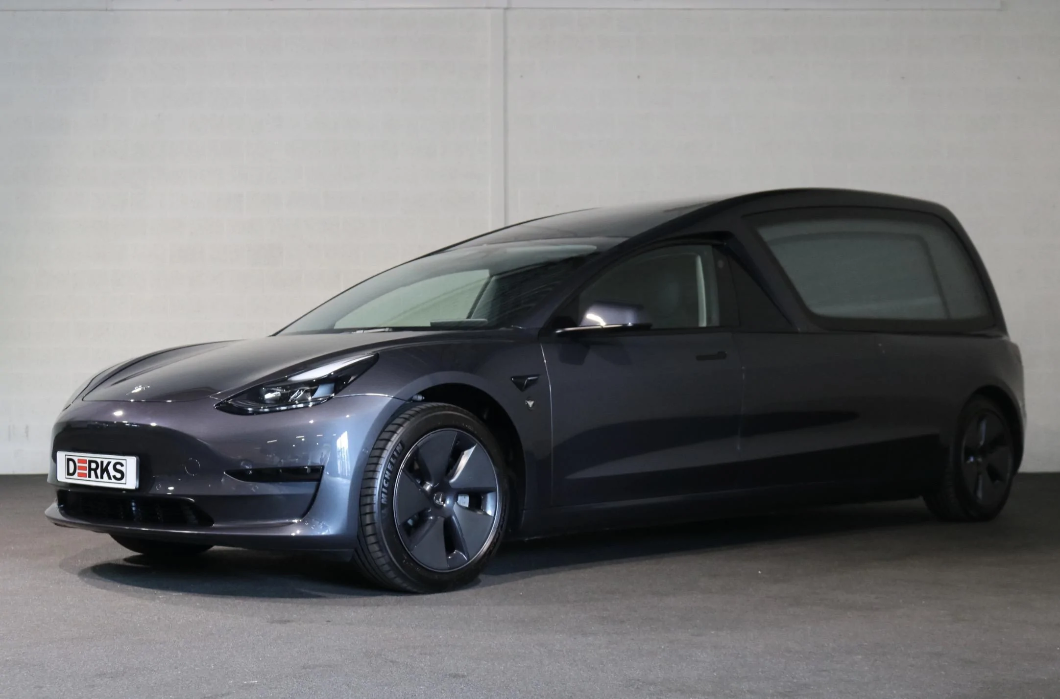 Tesla-Model-3-hearse-2.webp