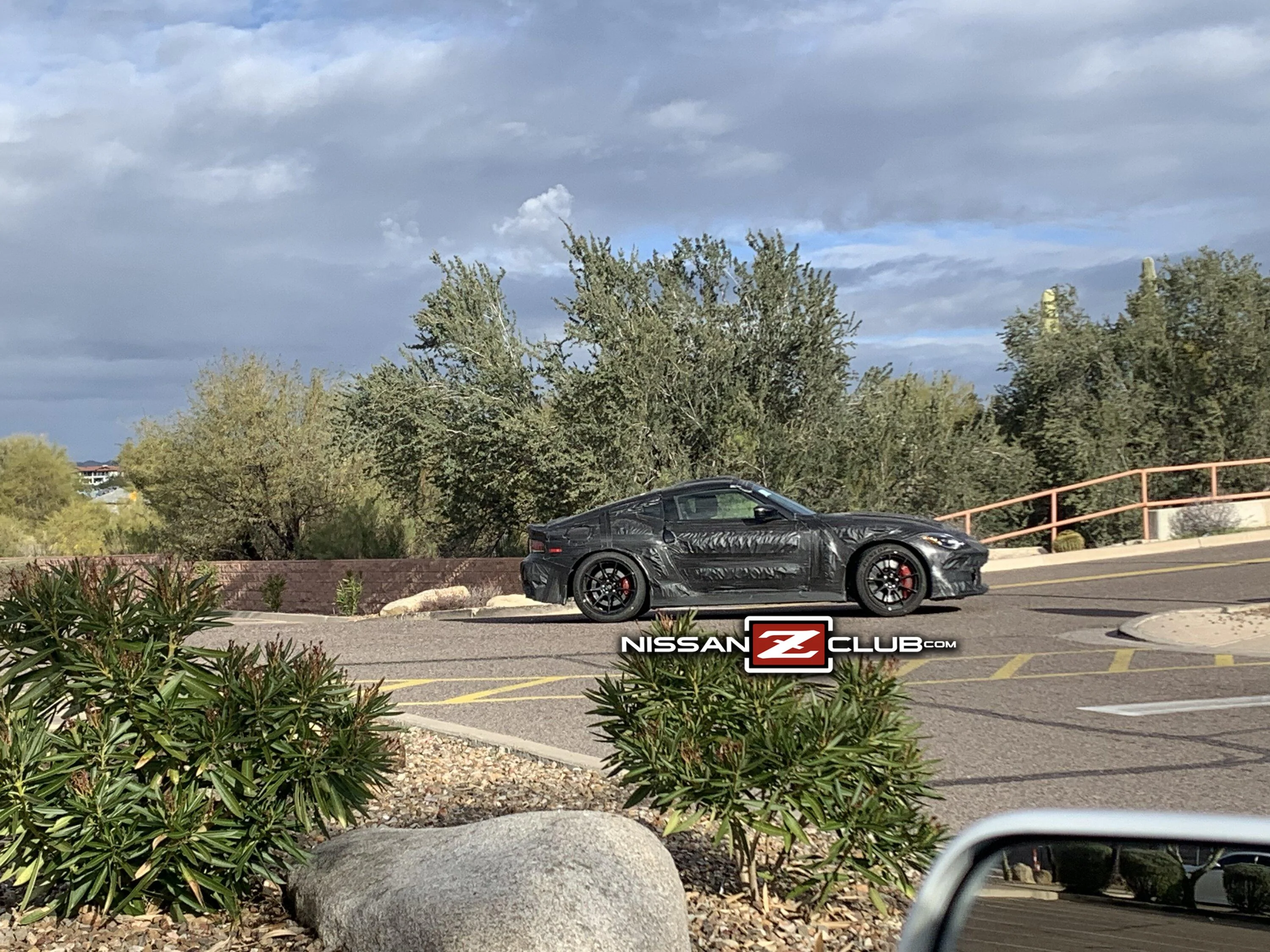 nismo-nissan-z-spied-testing-4.webp