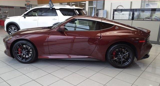 nissan z.jpg