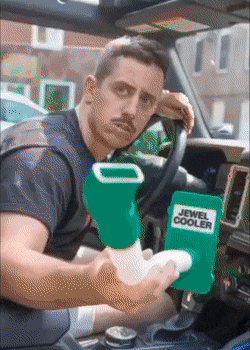 4e2f32943adf7c7d5eab4cc8efc93060db838a95f71641036b.gif