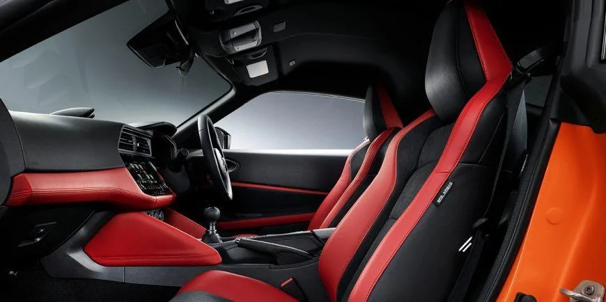 z_2308_interior_th2_main_01.jpg.ximg.s_12_h.smart.webp