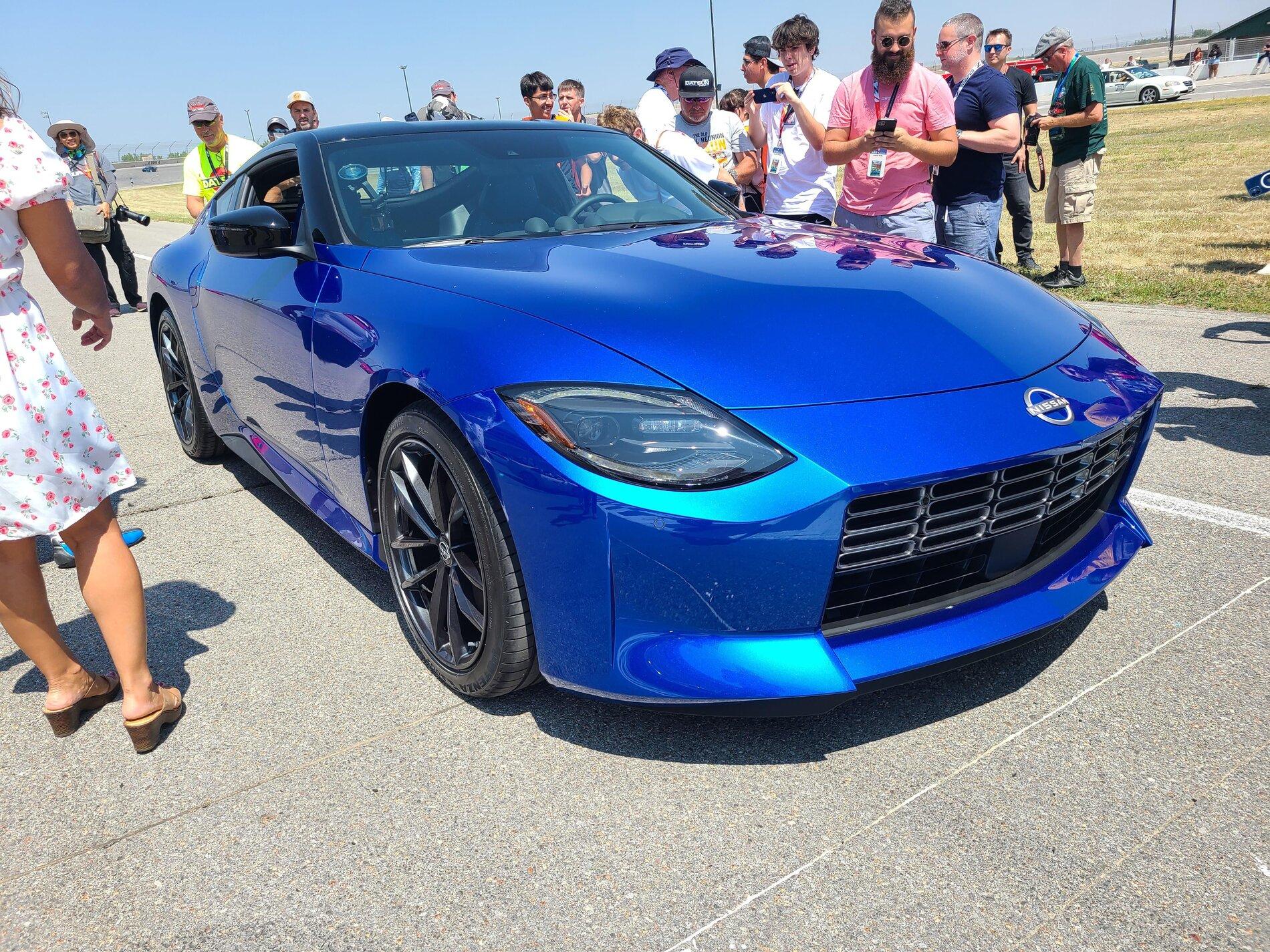 SERIAN BLUE Nissan Z Color 3.jpg