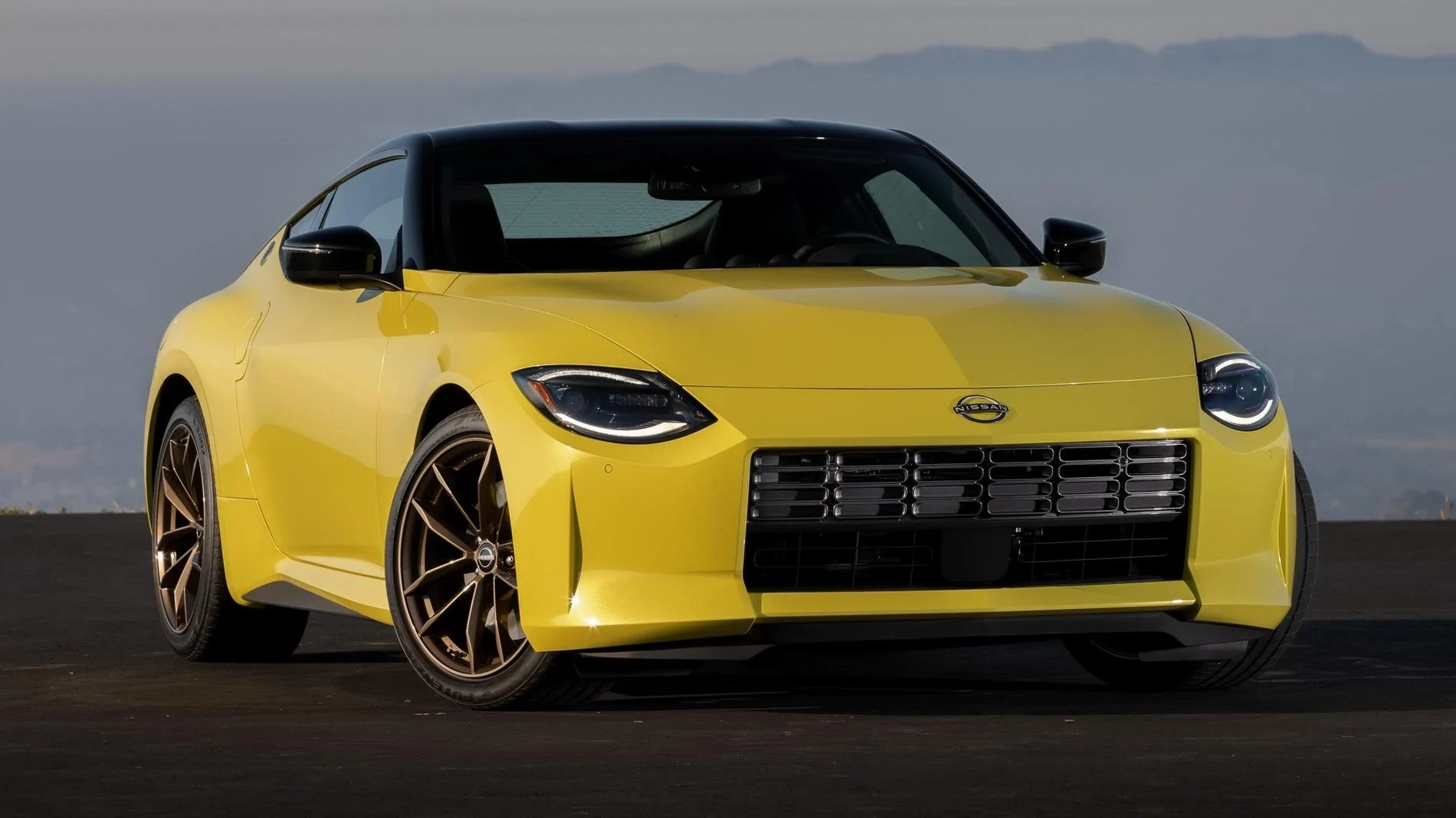 2023-Nissan-Z-vs-2022-Toyota-Supra-GR-21-1.jpg