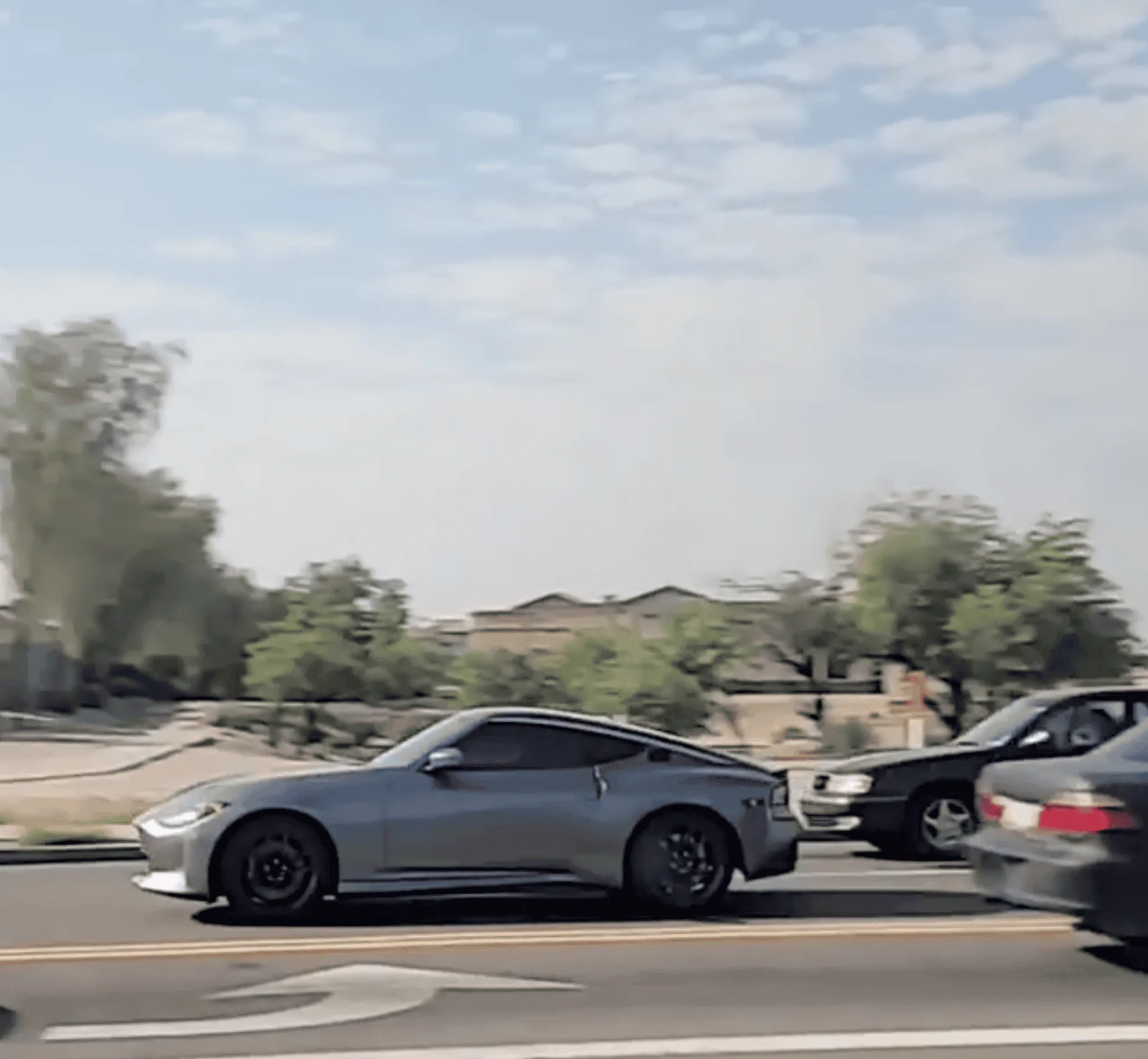 gun-metallic-nissan-z-5-png.webp
