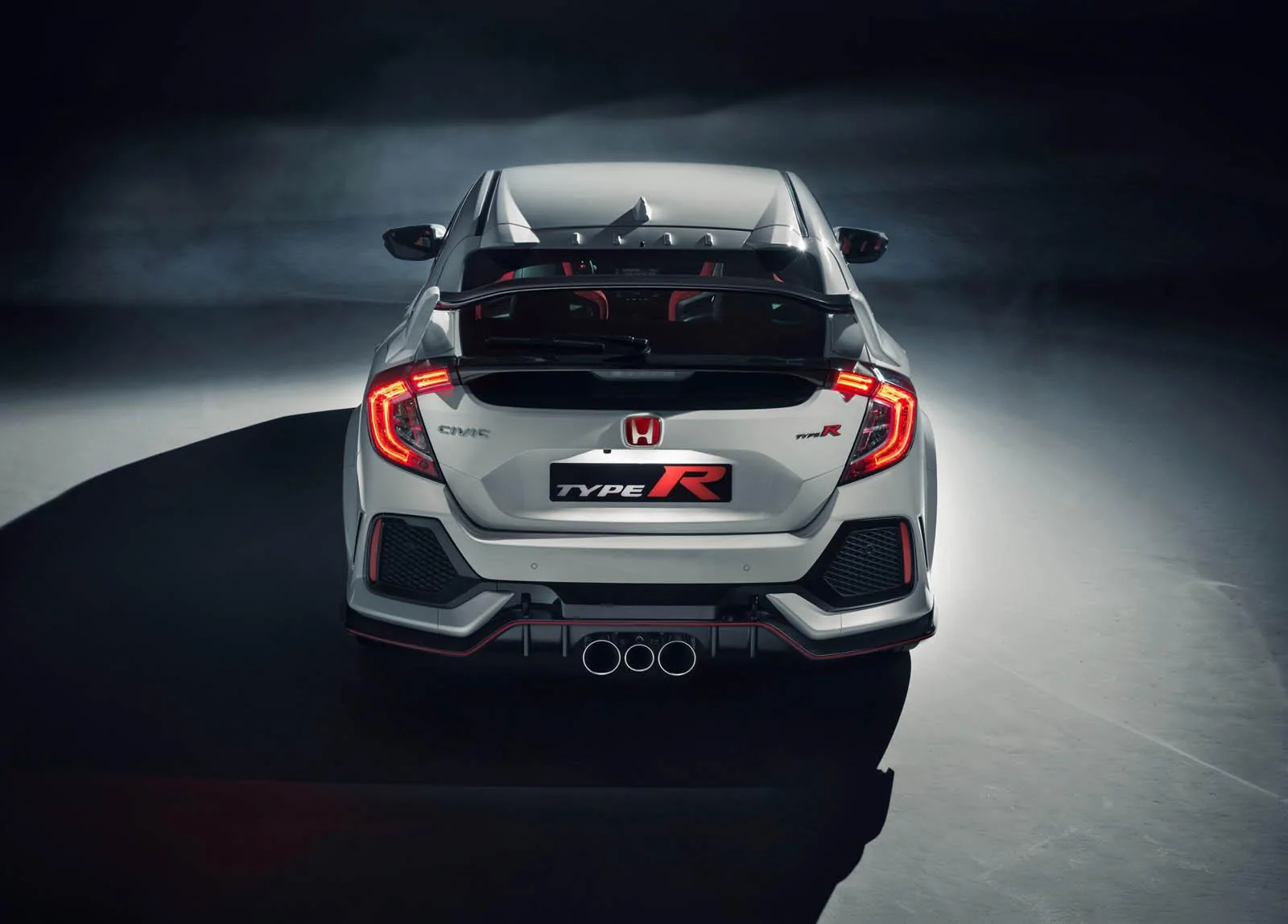 onda_Civic_Type_R_races_into_view_at_Geneva%2Bcopy.jpg