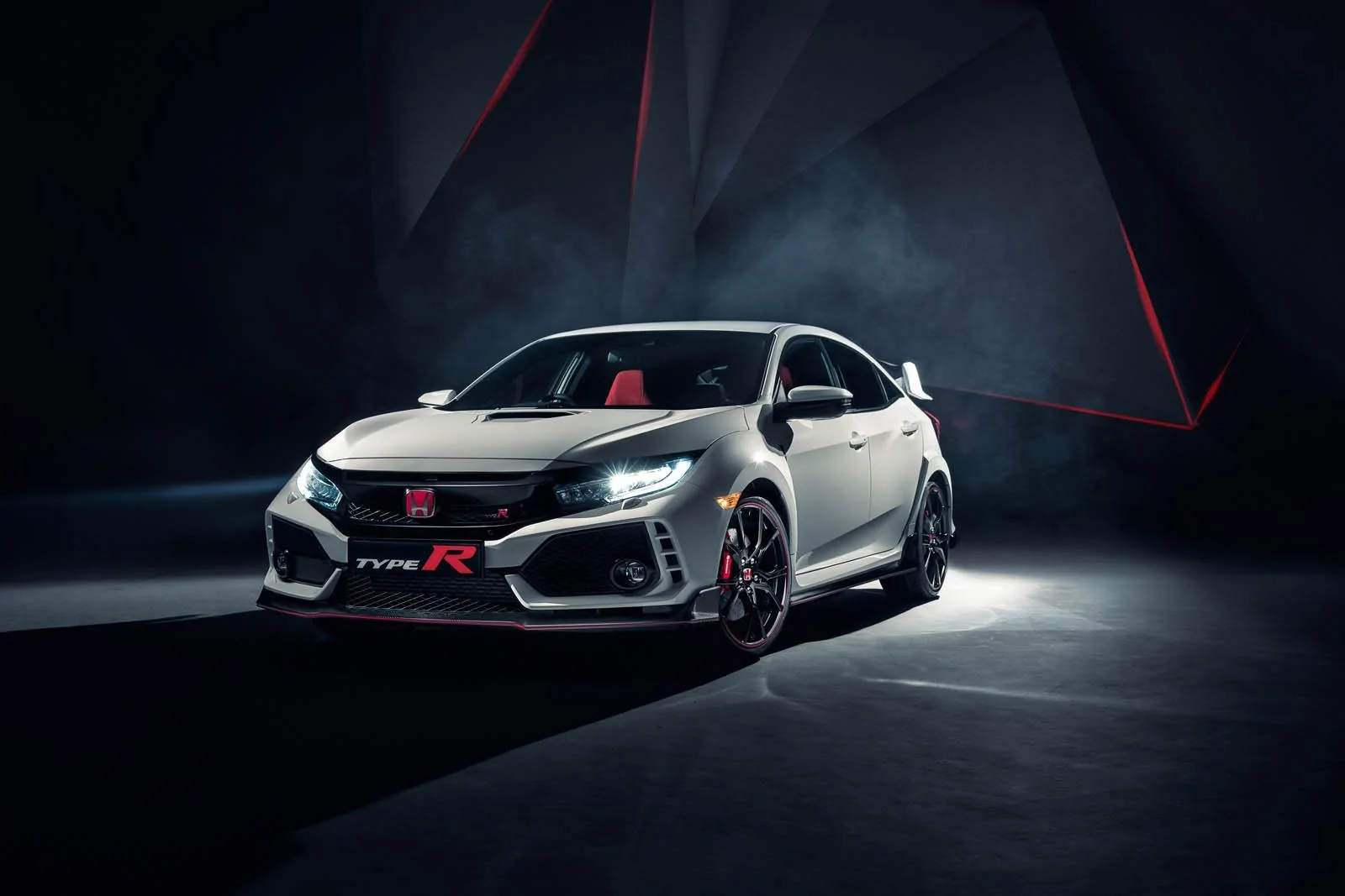 onda_Civic_Type_R_races_into_view_at_Geneva%2Bcopy.jpg
