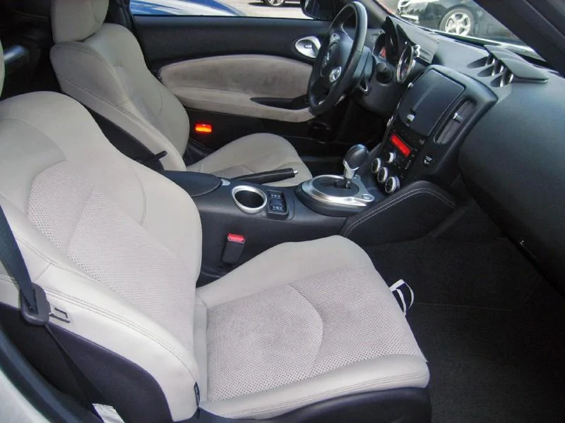 370z white interior.webp