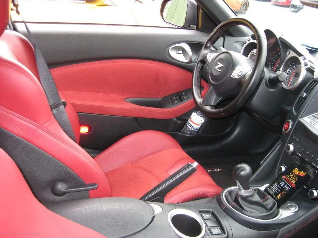 370z red interior.webp