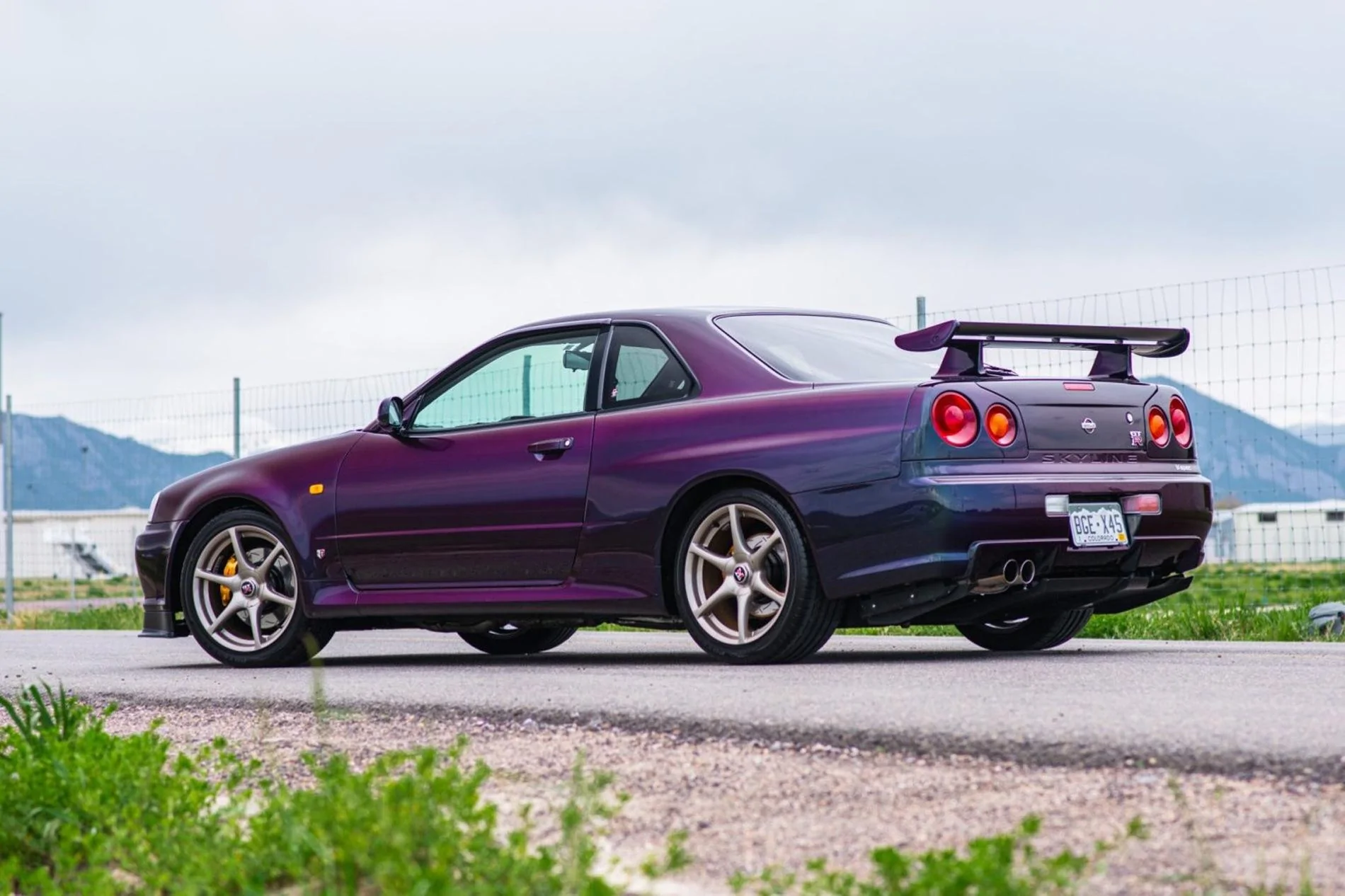 spec-r34--photo-credit-bring-a-trailer_100795504_h.webp