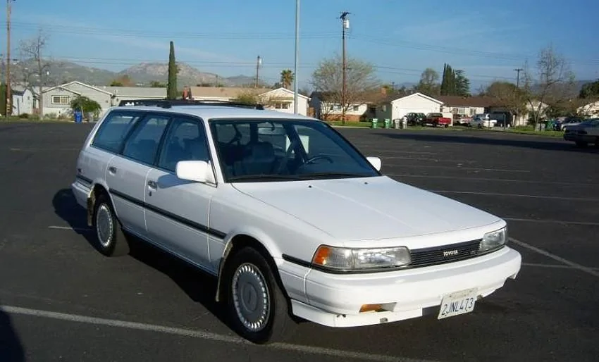 1989-toyota-camry-wagon-12.webp