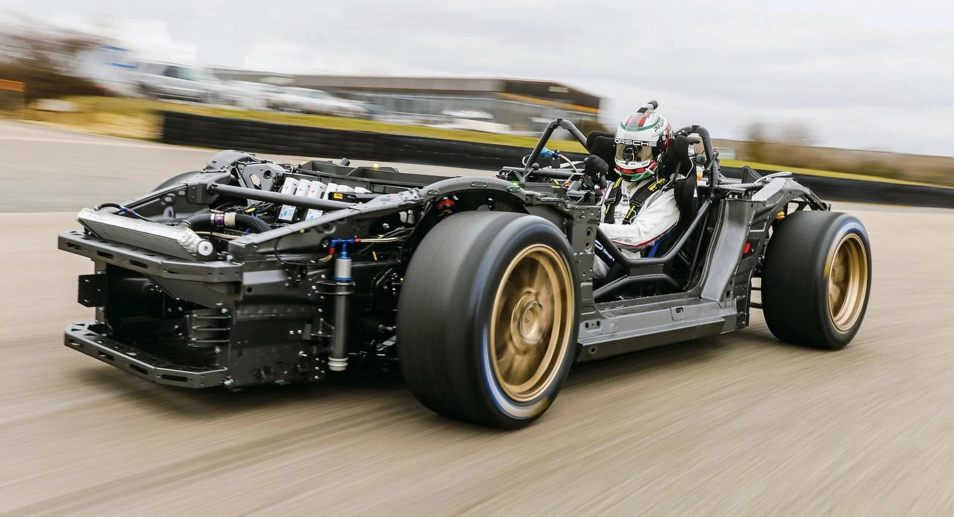 2021-Porsche-Mission-R-development-1.webp