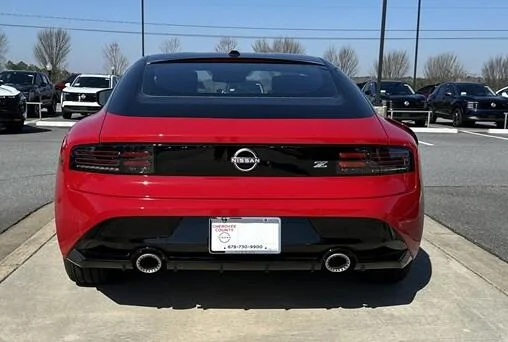 1741915050490-m8.jpg