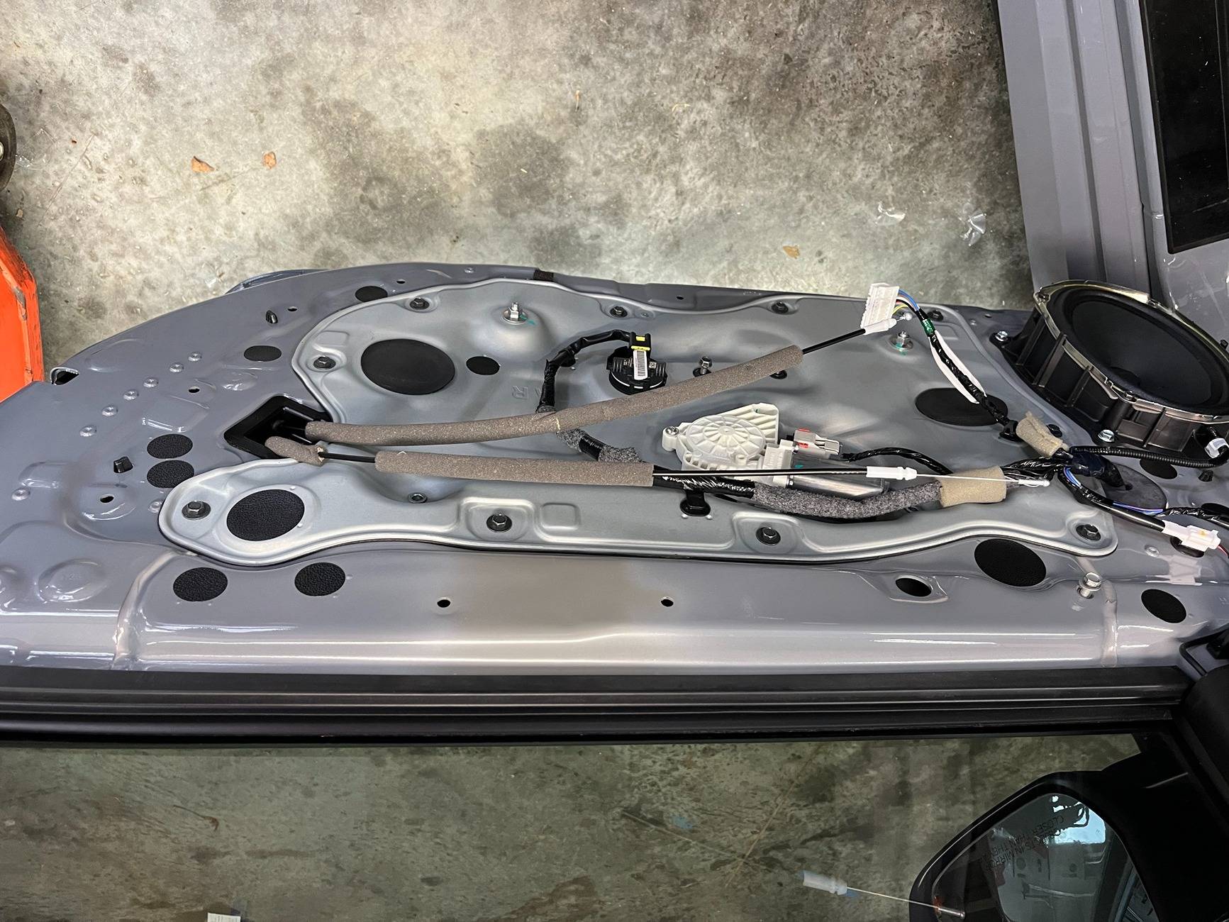 nissan_z_door.jpg