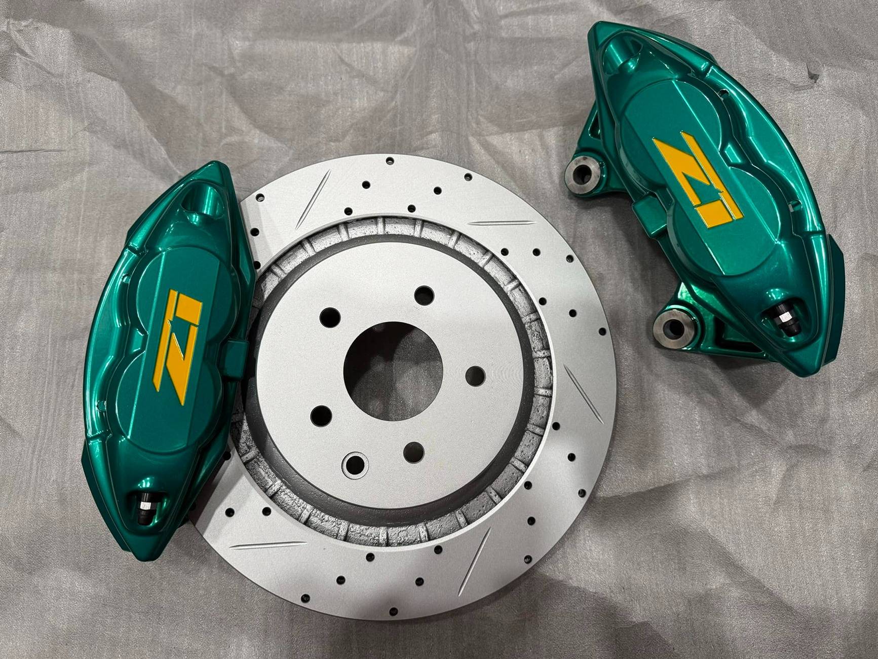 Custom painted Z1  big brake kit_n.jpg