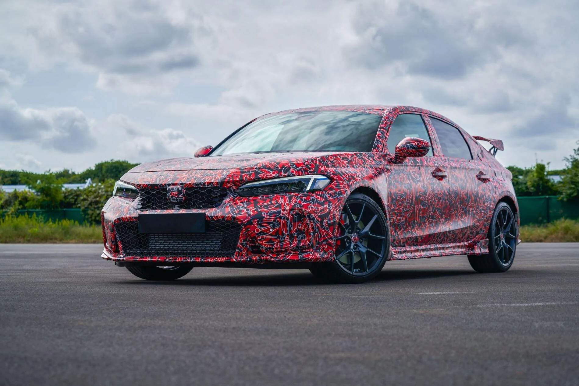2023-Honda-Civic-Type-R-Camouflaged-1.webp
