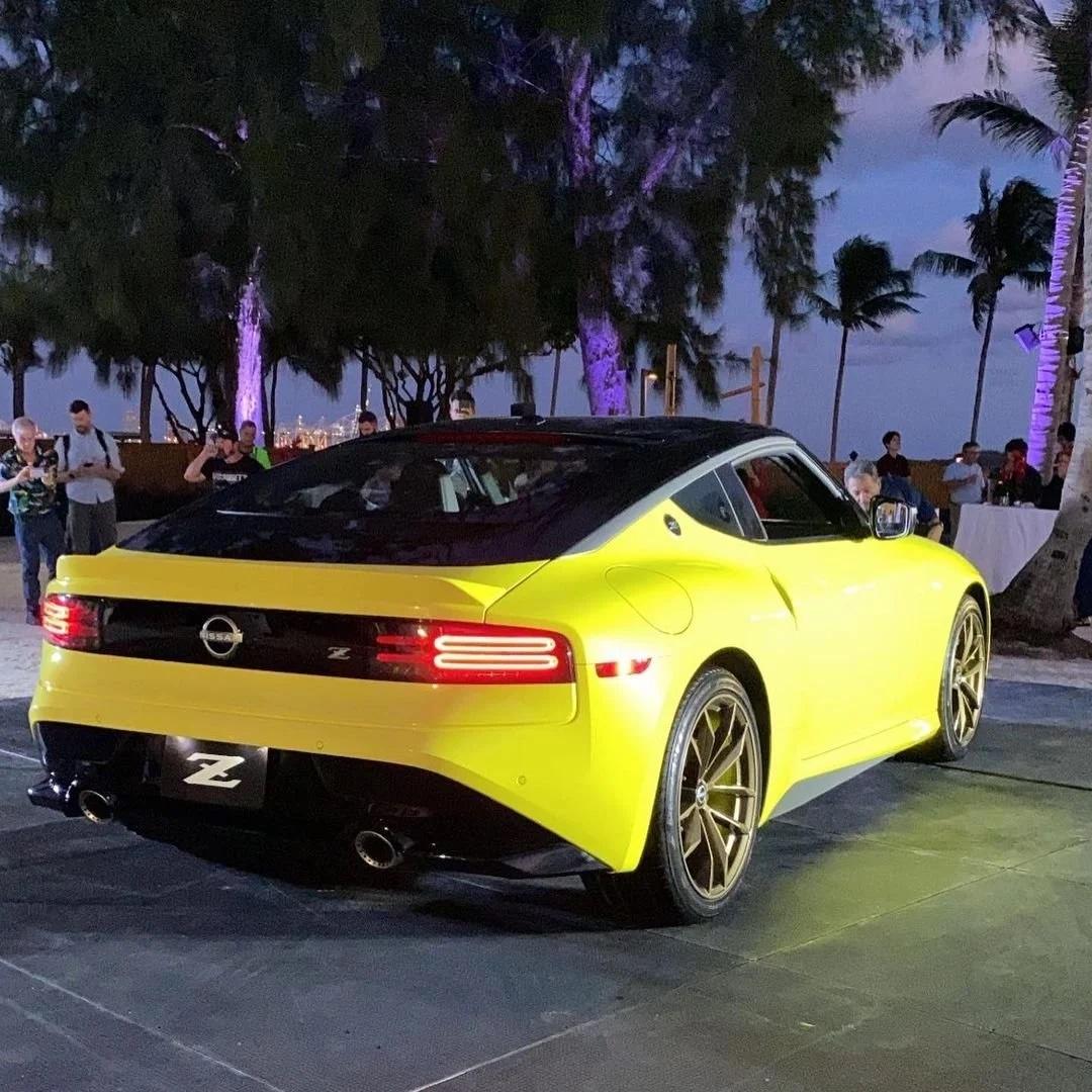 nissan-z-miami-auto-show-3-jpg.3313.jpeg