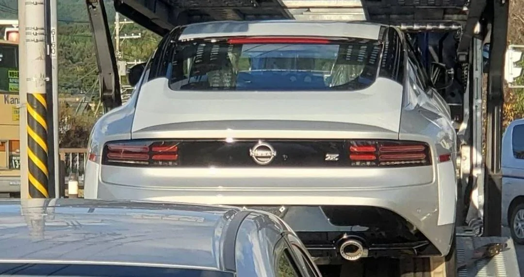 Brilliant-Silver-2023 Nissan-Z Coupe.jpg