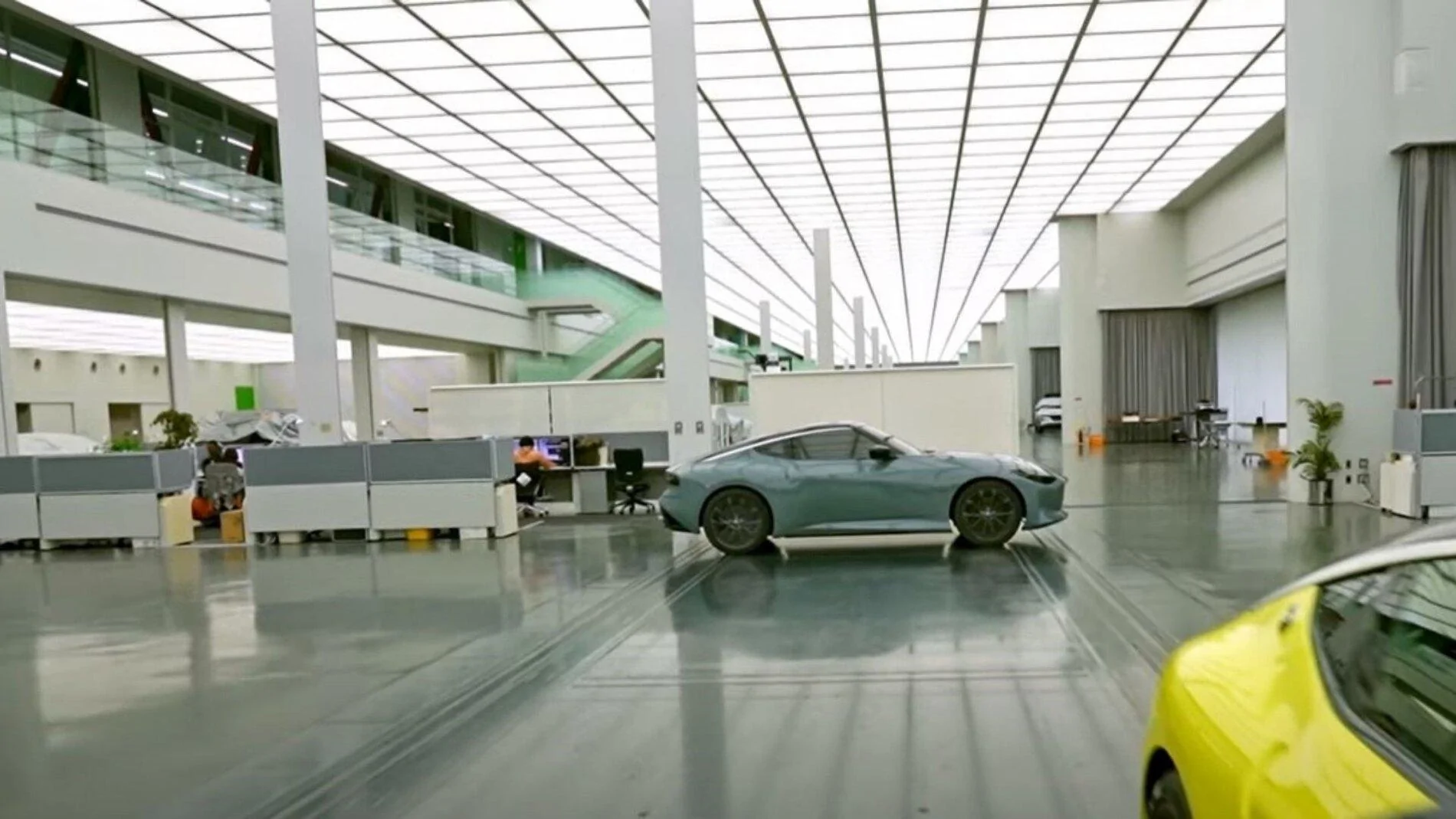 Nissan-color-HERO.webp