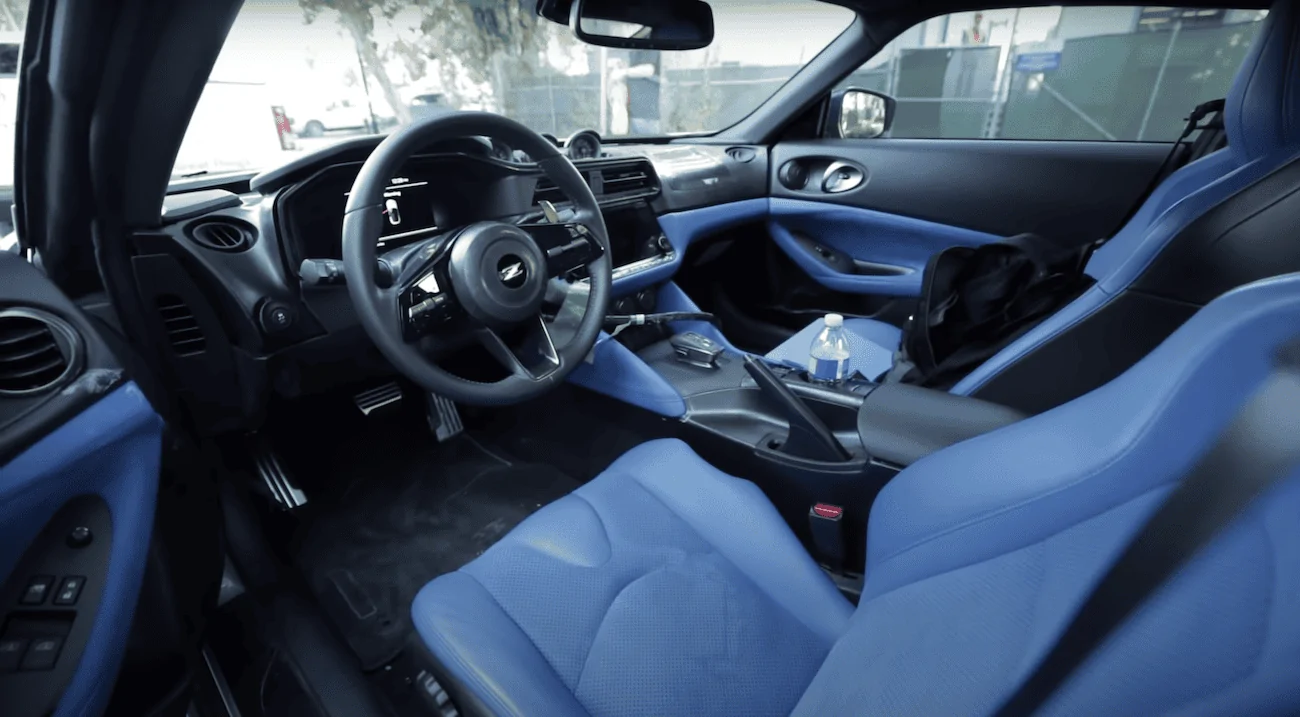 brilliant-silver-nissan-z-18-png.webp