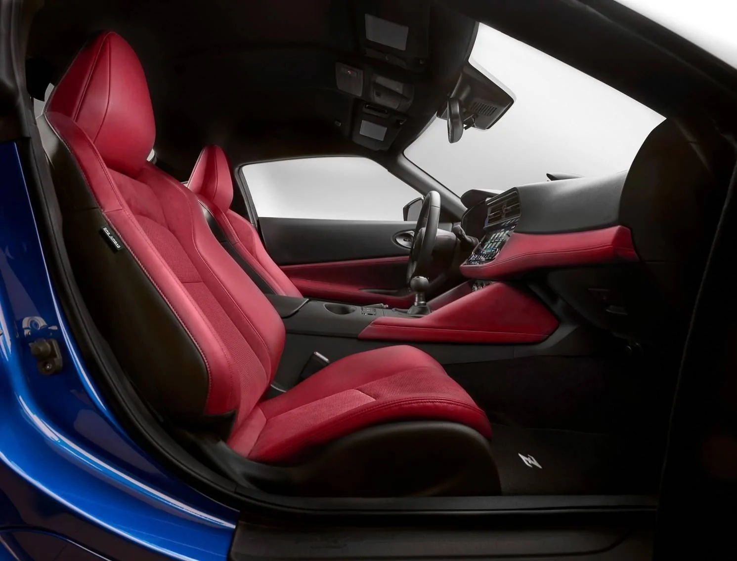 2022-nissan-z-red-interior-blue-exterior-jpg.jpg