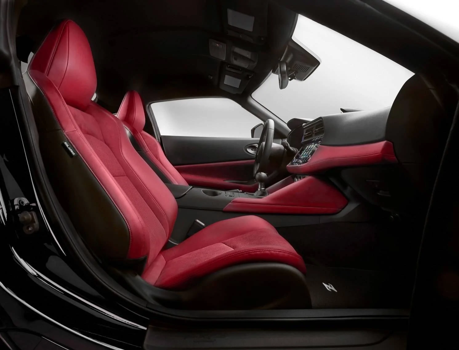 2022-nissan-z-red-interior-black-exterior-jpg.jpg