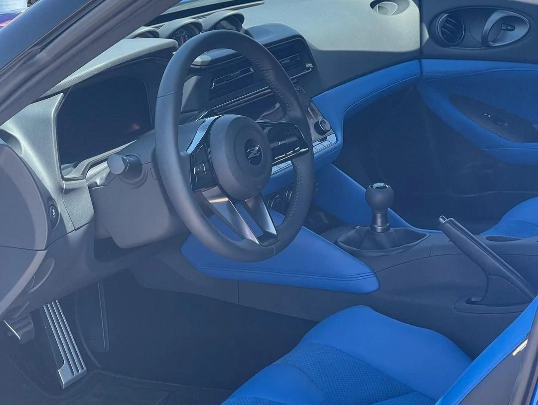 2023-nissan-z-blue-interior-color-option-03-jpg.webp