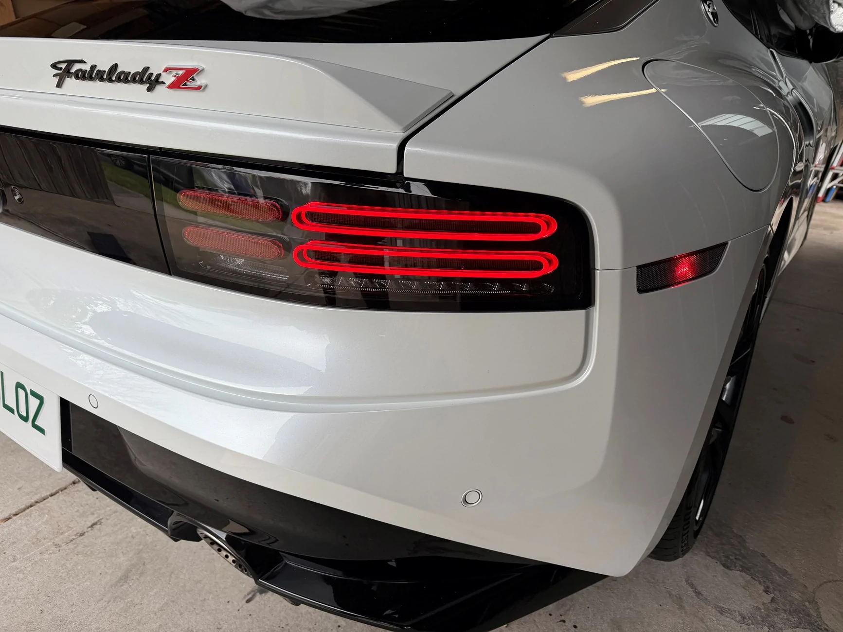 rear fairlady z.webp