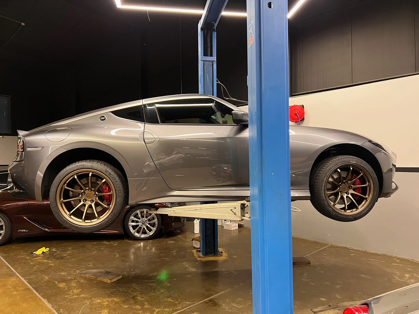 lmrs1 side lift.webp