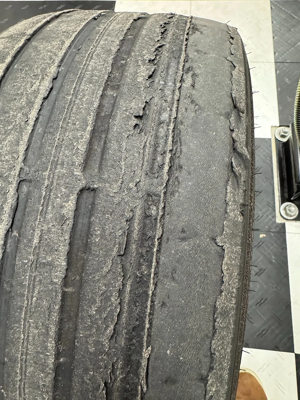 Front tire afte 5900 miles.webp
