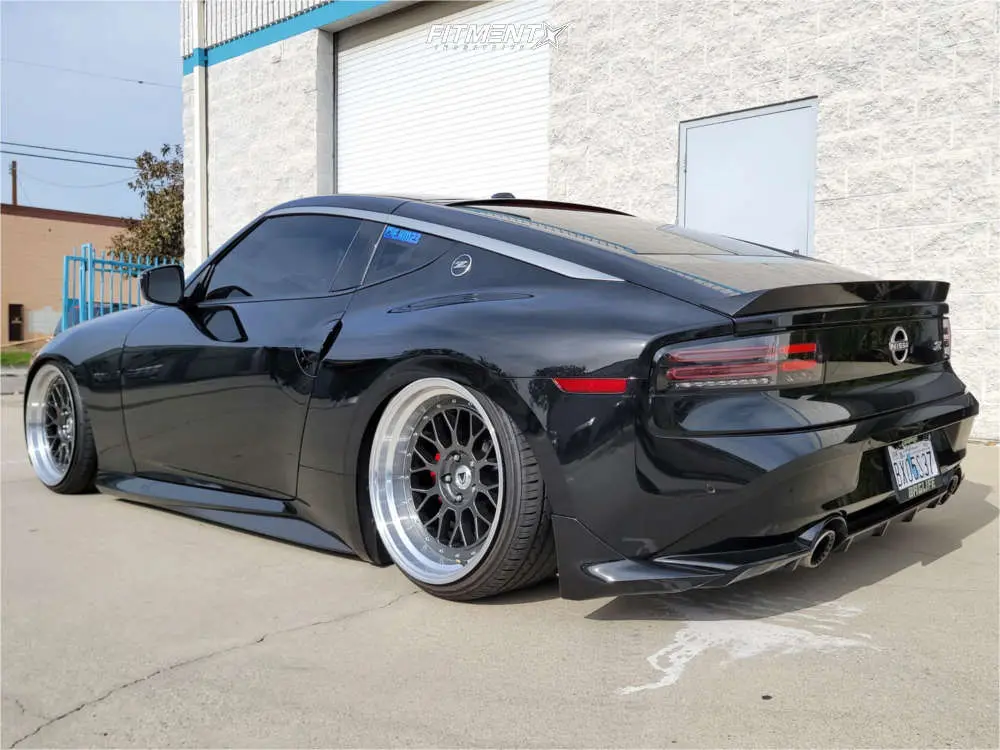 2610040-4-2023-400z-nissan-base-air-ride-equipment-air-suspension-vulcan-wheels-msh-gunmetal.webp
