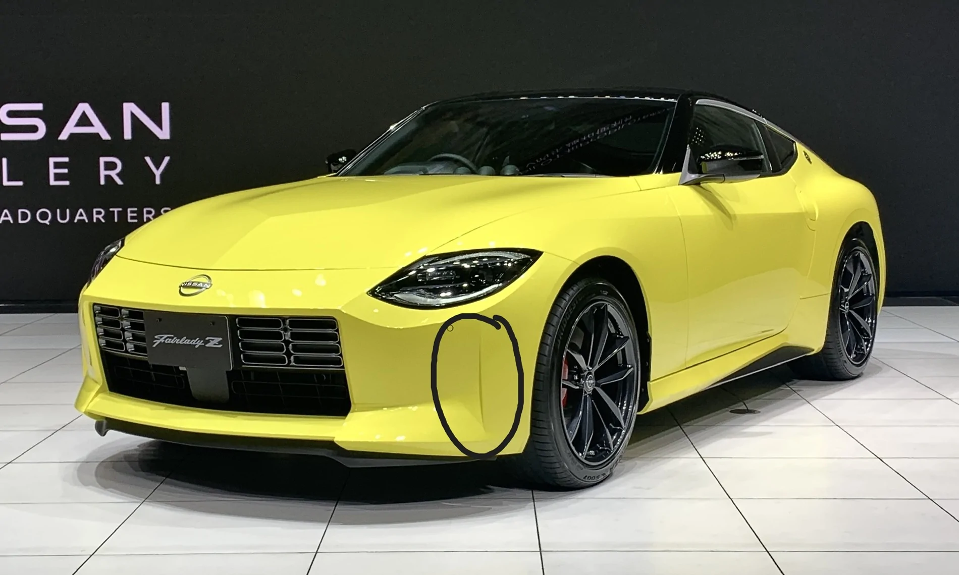 Nissan_FAIRLADY_Z_(Z34)_Version_ST,_2022,_left-front.webp