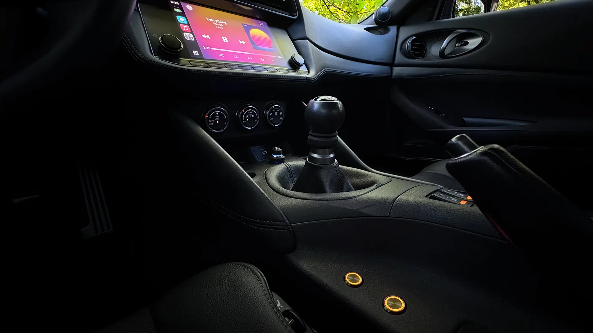 FZP6MT-interior-14.webp