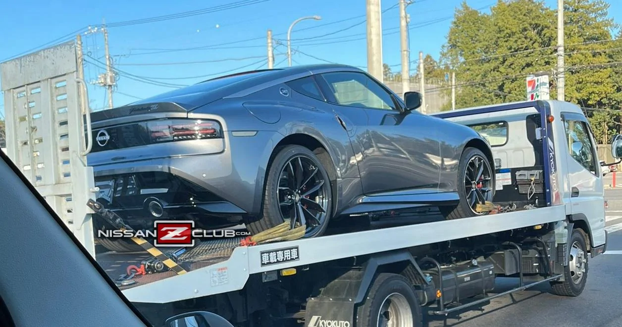 2023 Nissan Z spotted with Fairlady Z badge | 2023+ Nissan Z