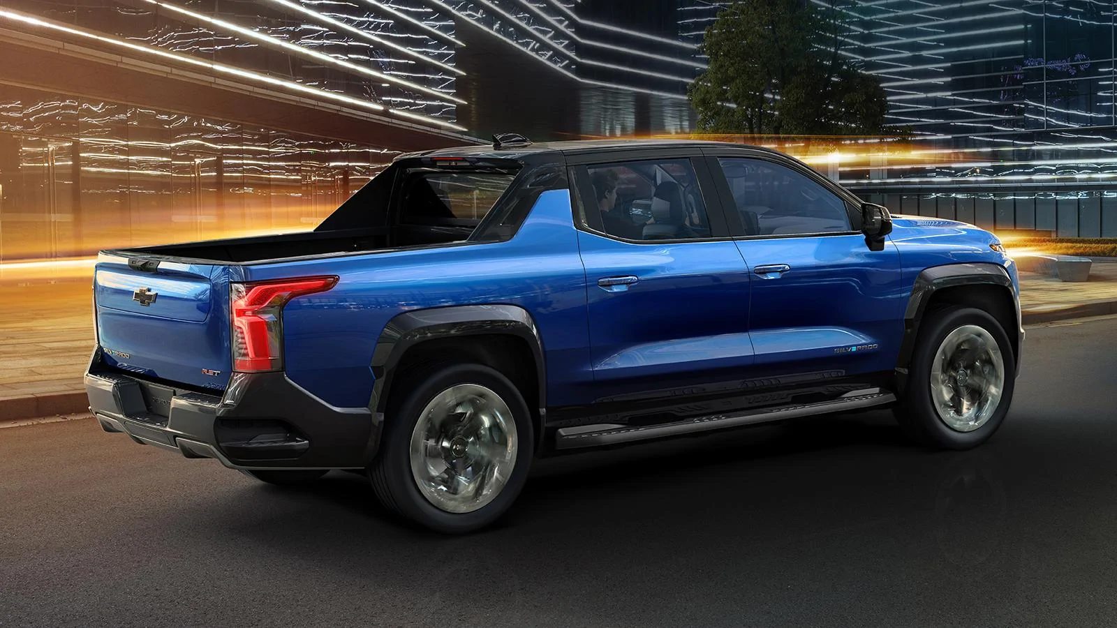 SilveradoEV_RST_Exterior_12.webp