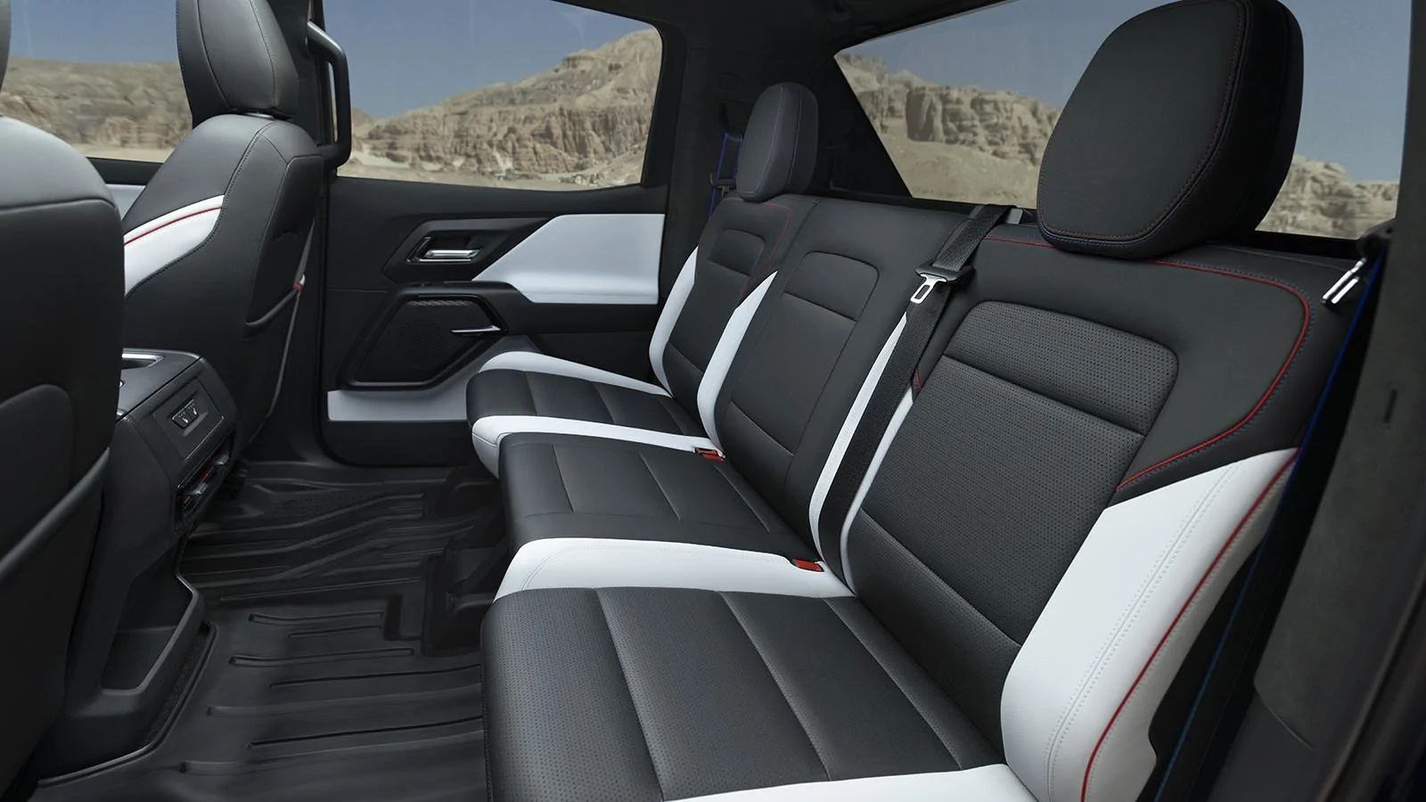 SilveradoEV_RST_Interior_7.webp