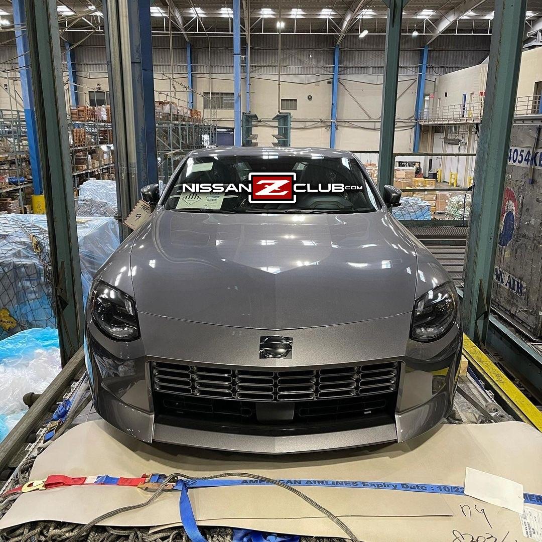 gun metallic z front.JPG