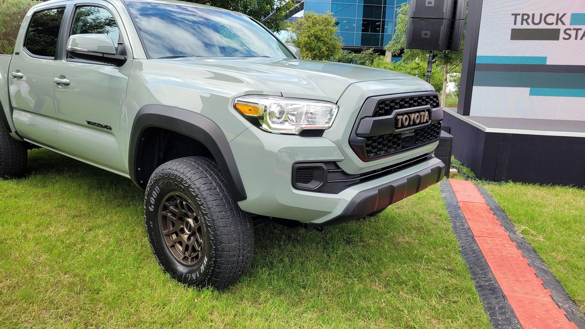 2022-Toyota-Tacoma-9.jpg