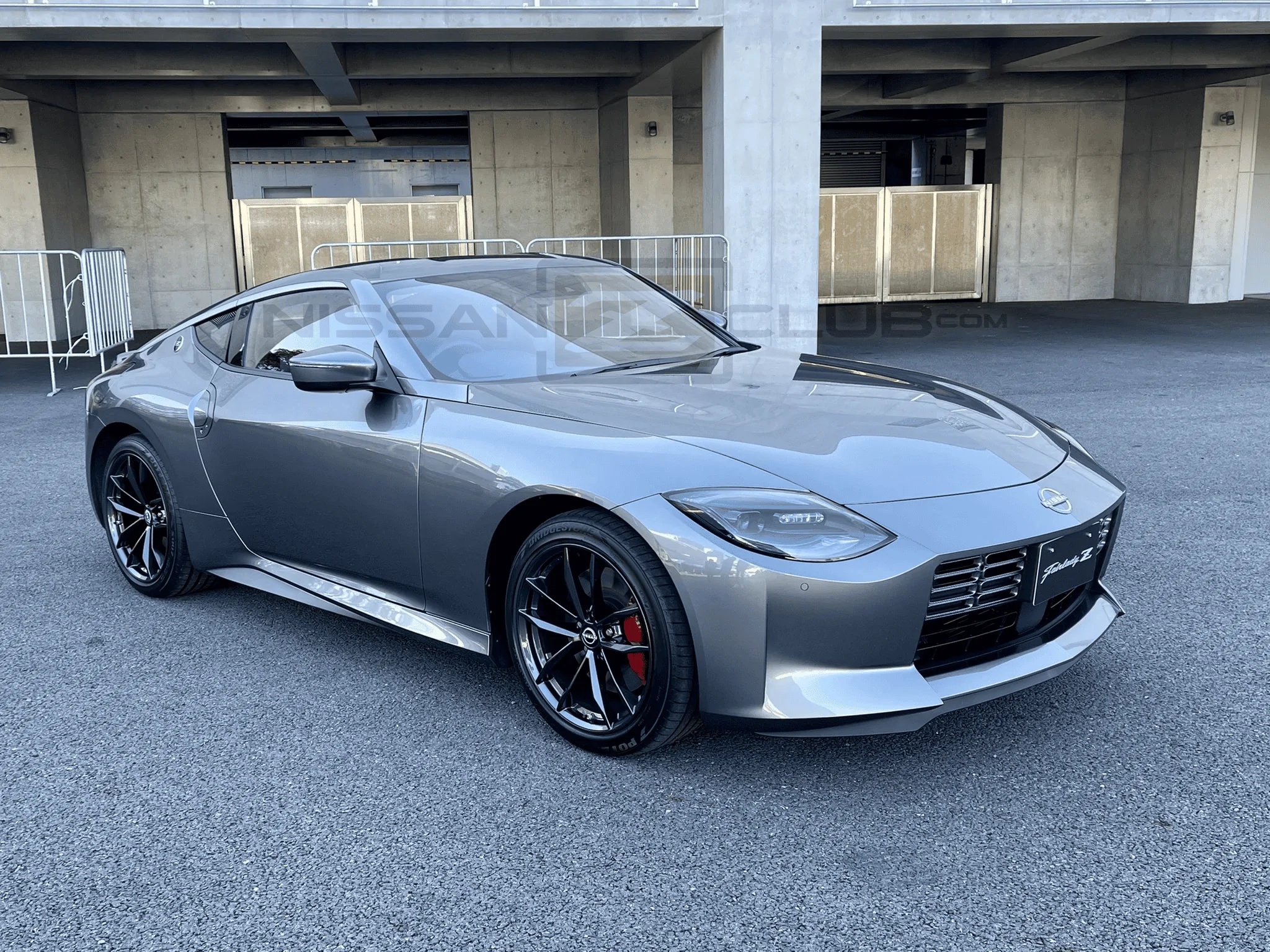GUN METALLIC Nissan Z front.webp