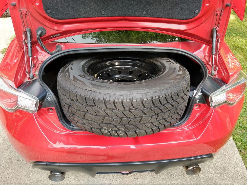 32tireBrzTrunk_sm.jpg