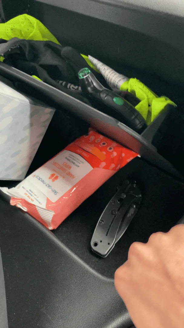 370z passenger compartment.webp