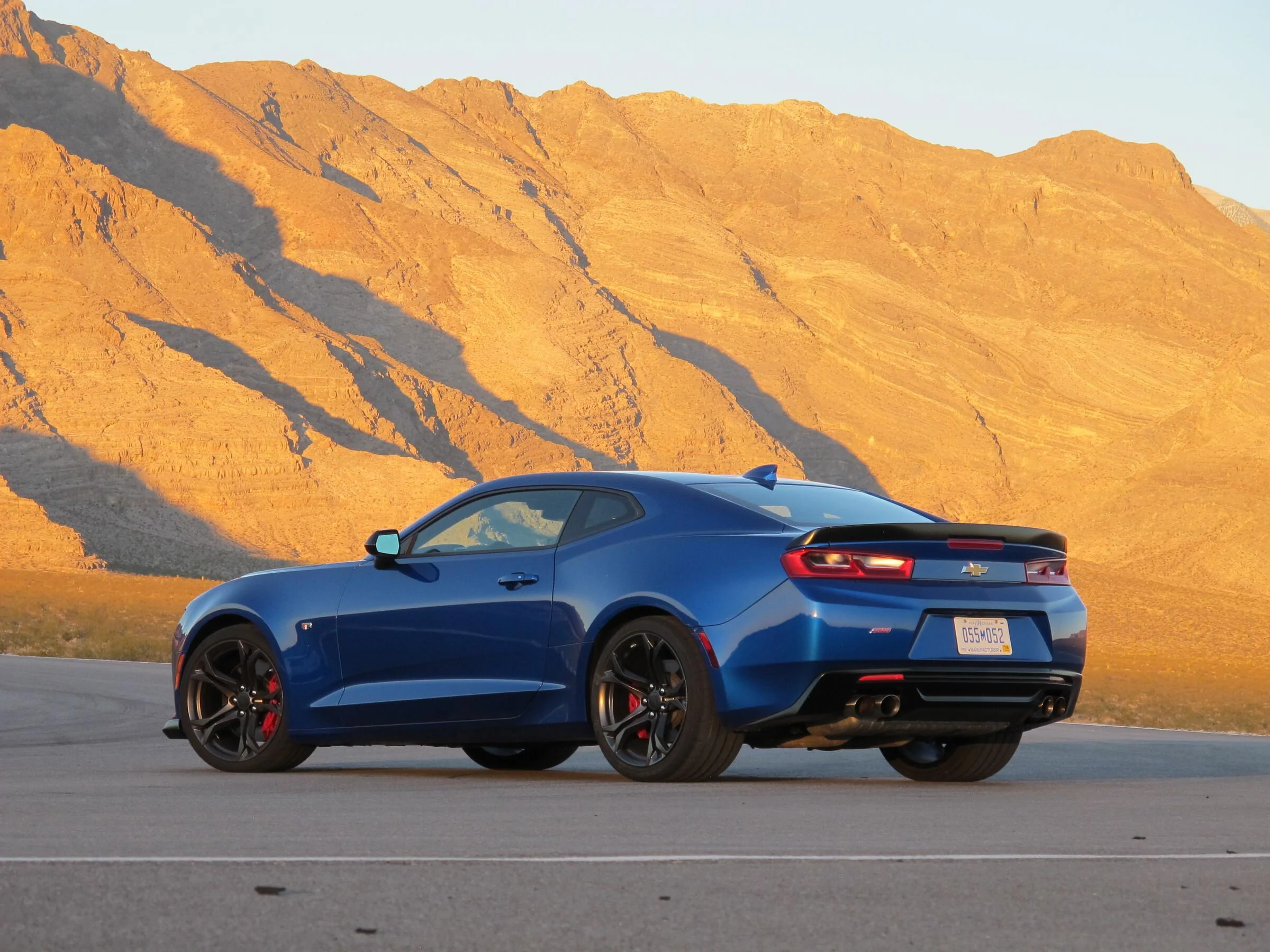 2017-chevrolet-camaro_100579677_h.webp