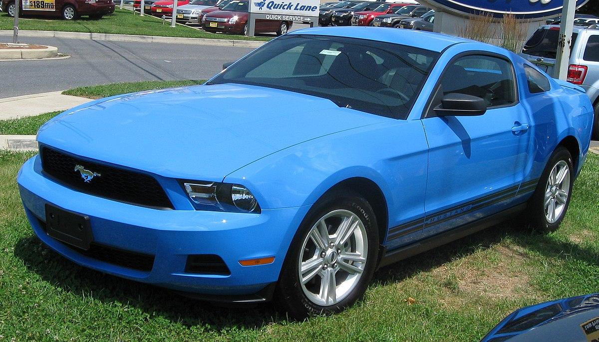 1200px-2010_Ford_Mustang_V6_1_--_07-01-2009.jpg