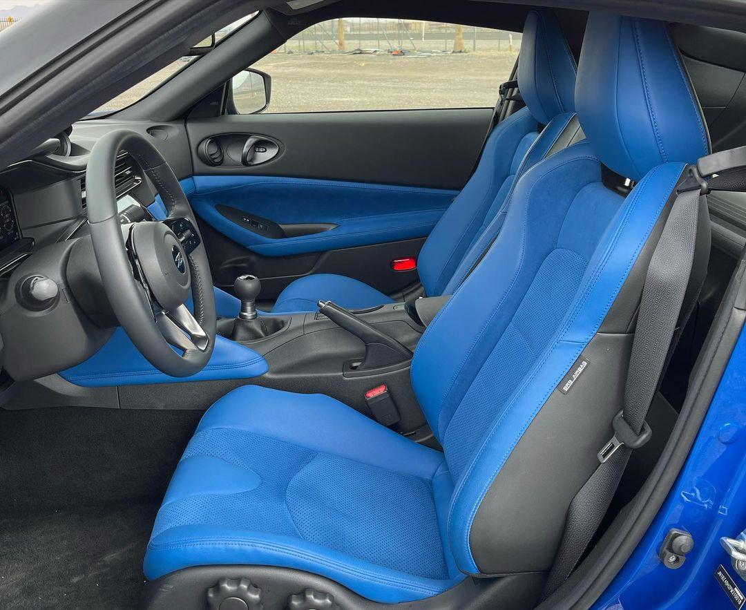 Seiran Blue Nissan Z exterior and blue interior 3.jpg