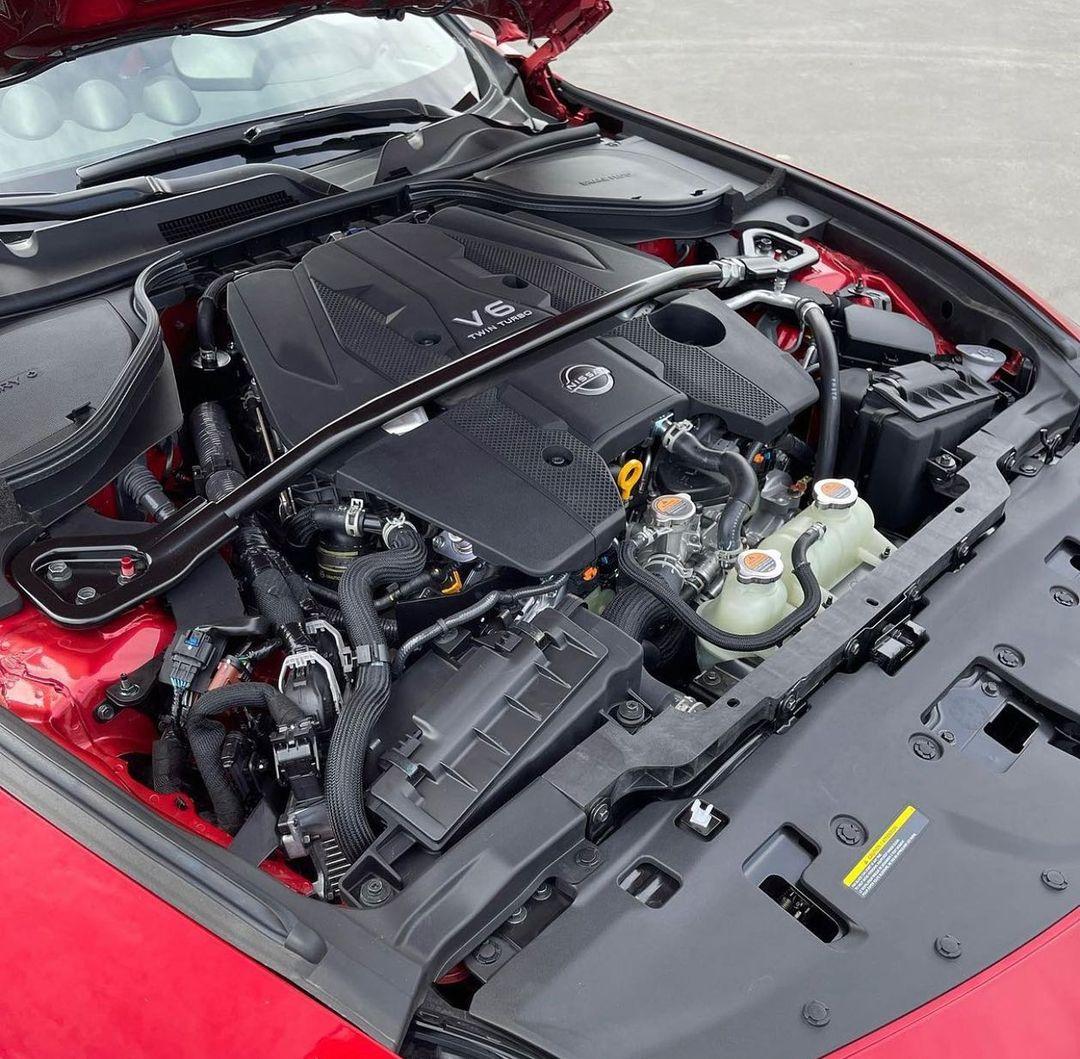 Nissan Z Passion Red Interior Red 4.jpg